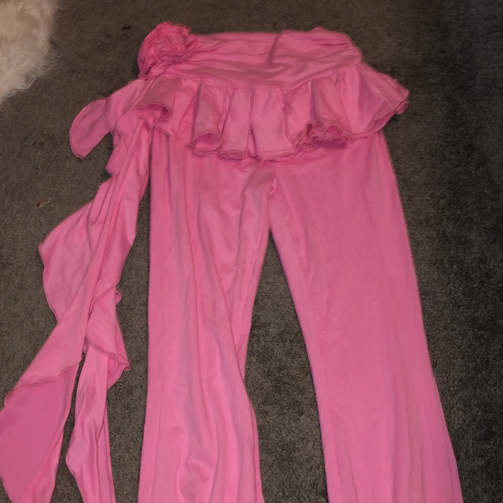 Beautiful ruffle pants! - Picture 3 of 3